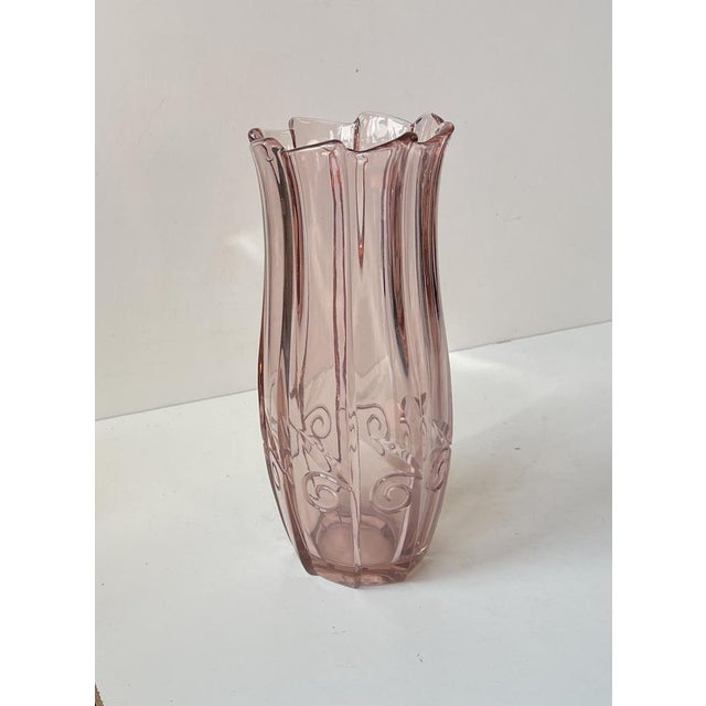 Vintage Art Deco Vase in Pink Rosaline Glass, 1930s For Sale - Image 9 of 9