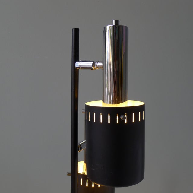 1970s Mid-Century Modern Floor Lamp with Movable Cylindrical Shades in Chrome & Black, 1960s For Sale - Image 5 of 14