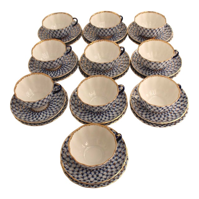1980s Lomonosov Imperial Cobalt Net Porcelain Tea Set 30 Pcs, 10 Trios For Sale