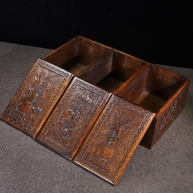 Dimensions: Length 45cm (17.72") x Width 25cm (9.84") x Height 14cm (5.51") Material: Solid Hardwood (Huali / Rosewood),...