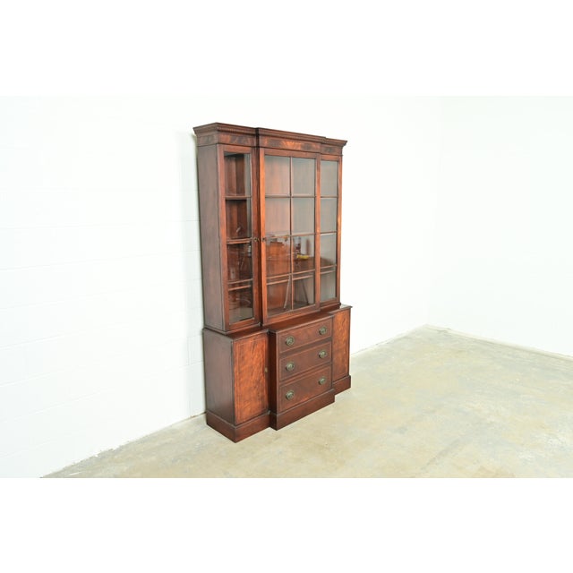 Kittinger Kittinger Furniture Georgian Flame Mahogany Breakfront Bookcase Cabinet, Circa 1960s For Sale - Image 4 of 14