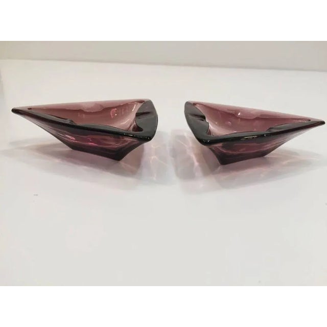 Vintage Moroccan Hazel Atlas Amethyst Triangle Ashtrays - Set of 2 For Sale - Image 9 of 11