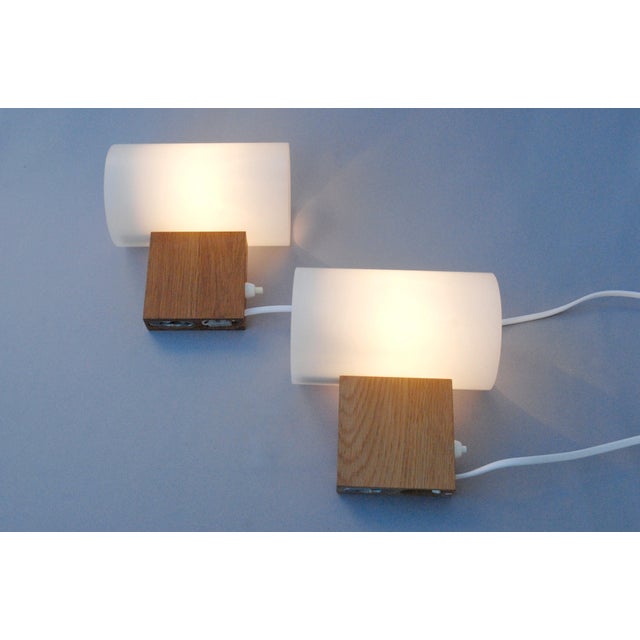 White Model 720 Wall Lights by Uno & Östen Kristiansson for Luxus, Sweden, 1960s, Set of 2 For Sale - Image 8 of 12