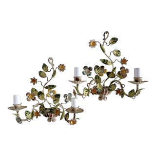 Vintage Florentine Style 2-Light Floral Tole Wall Sconces in Hand-Painted Polychrome Metal, 1960s, Set of 2 For Sale