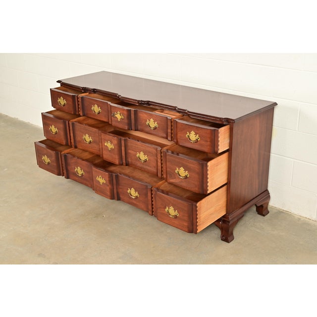 Kindel Furniture Georgian Carved Solid Mahogany Block Front Triple Dresser For Sale In South Bend - Image 6 of 18