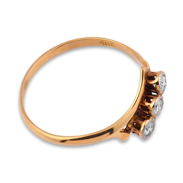 Vintage Diamond 18k Yellow Gold Three Stone Ring, Size 8.25 For Sale - Image 4 of 6