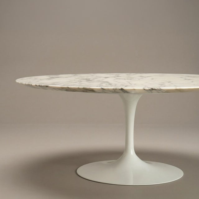 Knoll Knoll Saarinen Round Tulip Pedestal Coffee Table in Arabescato Marble For Sale - Image 4 of 7