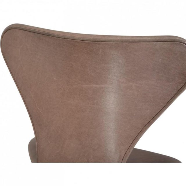 Seven Chairs in Patinated Brown Leather by Arne Jacobsen, 1990s, Set of 6 For Sale - Image 14 of 18
