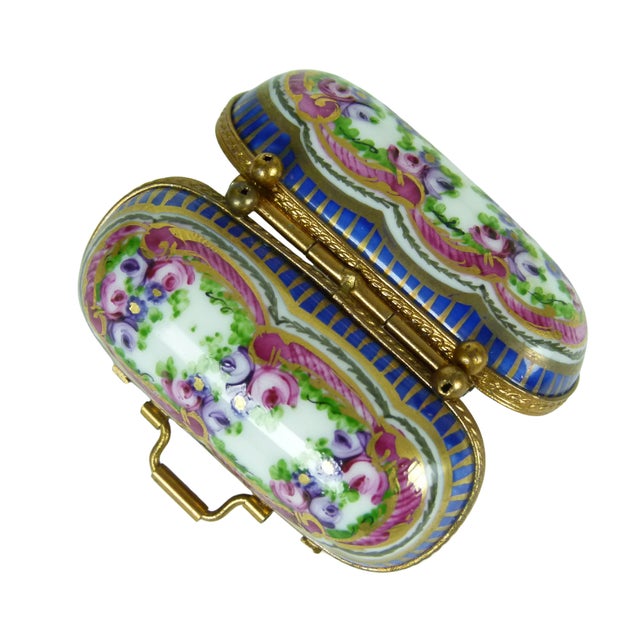 Ceramic Limoges France Porcelain Suitcase Trinket Box | Hand Painted Floral Carpet Bag | Valise | Purse | Footed For Sale - Image 7 of 13