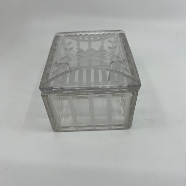 1940s Vintage, American Brilliant Period Glass Vanity Box For Sale - Image 4 of 12