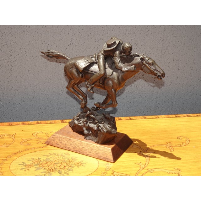 Lh21 Vintage Wells Fargo Bronze Statue "Lightning Line Rider Cowboy Gallop Horse For Sale In Los Angeles - Image 6 of 12