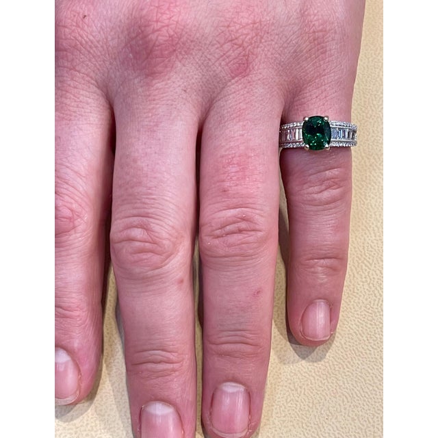 1.8 Carat Oval Tsavorite and 1.5 Carat Diamond in 14 Karat Gold Ring Estate For Sale - Image 10 of 18