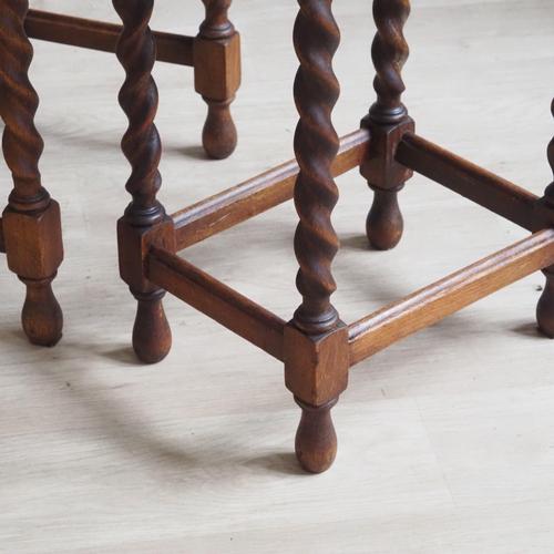 Antique Baroque Style Nesting Tables with Turned Legs, 1920, Set of 3 For Sale - Image 6 of 11