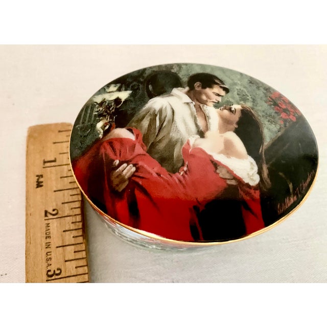 Late 20th Century Scarlett and Rhett “Gone With the Wind” Collection Oval Fine China Music Box by W. S. George Excellent Condition For Sale In Denver - Image 6 of 8