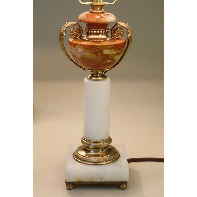1930s French Depose Art Deco Neoclassic White/Salmon Onyx Marble Column & Urn Bronze Table Lamps - a Pair For Sale - Image 9 of 13