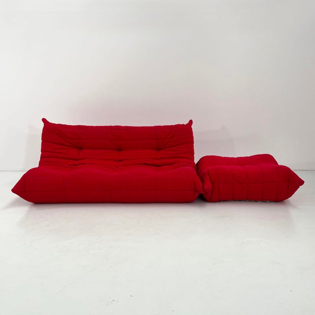 Mid-Century Modern Set of Red 3-Seater Togo Sofa & Ottoman by Michel Ducaroy for Ligne Roset, 1970s For Sale - Image 3 of 17