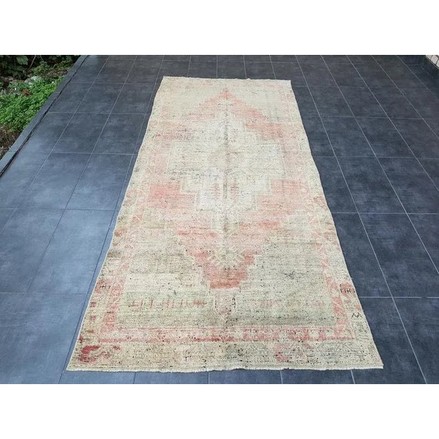 1960s Vintage Faded Rug- 4′3″ × 9′5″ For Sale - Image 11 of 11