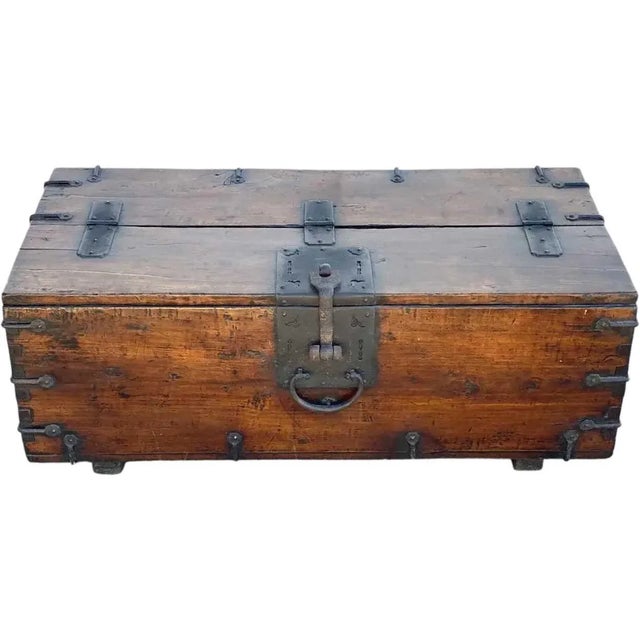 Early 19th Century Korean Dynasty Wrought Iron Mounted Wood Coin Chest (Ton-Kwe) For Sale - Image 13 of 17