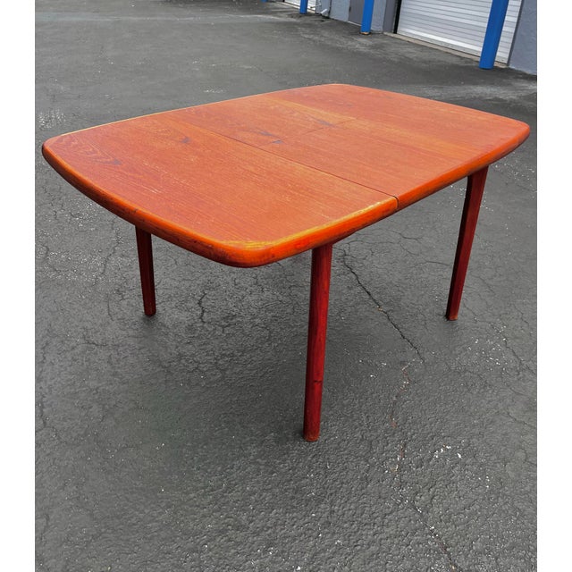 Mid-Century Modern Mid Century Modern Danish Teak Extendable Dining Table With Butterfly Self-Storing Leaf For Sale - Image 3 of 12