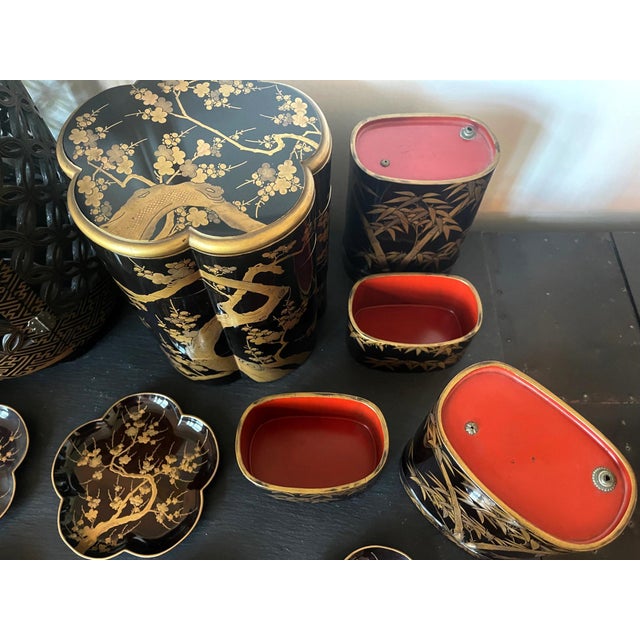 Japanese Maki-e Lacquer Portable Sagejubako Theme of Three Winter Friends For Sale - Image 9 of 18