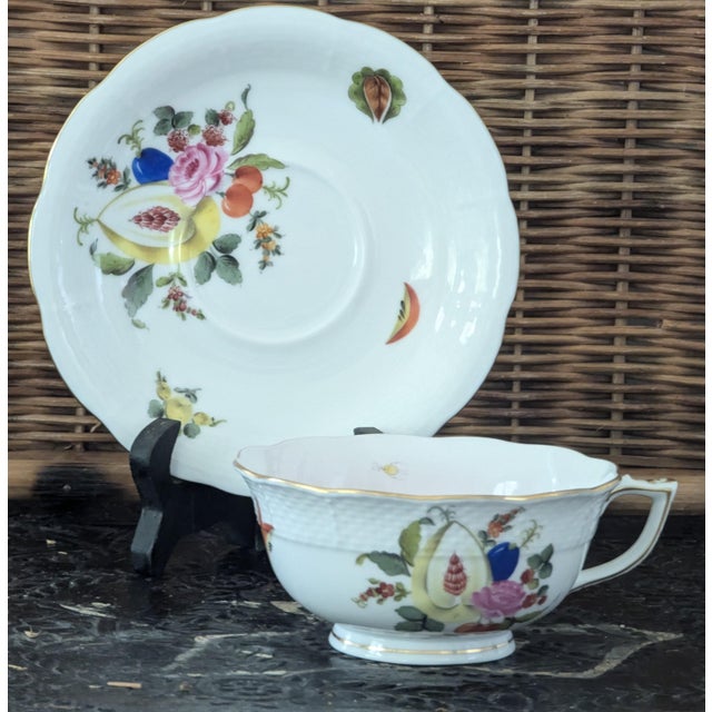Antique White 1990s Herend Fruits & Flowers Pattern Breakfast Cups & Saucers Set- 8 Pieces For Sale - Image 8 of 9