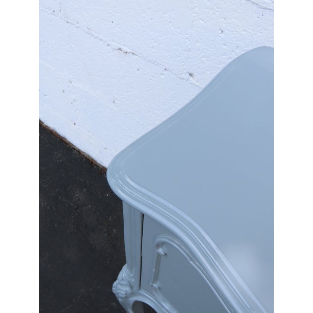 Gray French Shabby Chic Serpentine Painted Gray Nightstand Side End Table 6635 For Sale - Image 8 of 15
