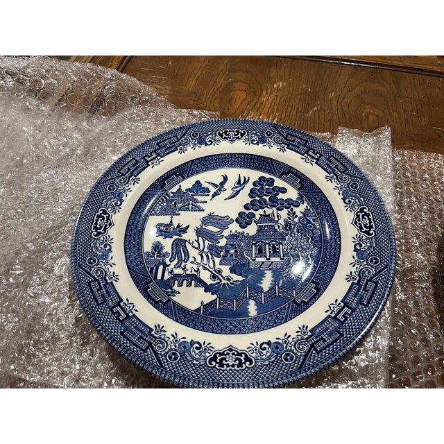 English Churchill England Blue Willow Pattern 10”Dinner Plate (Set of 6) For Sale - Image 3 of 12