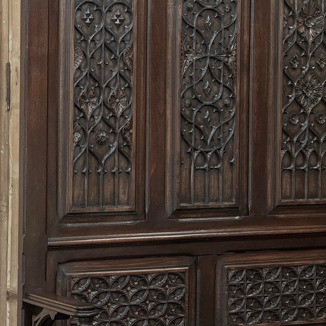 19th Century French Gothic Hall Bench With Trunk For Sale - Image 4 of 17