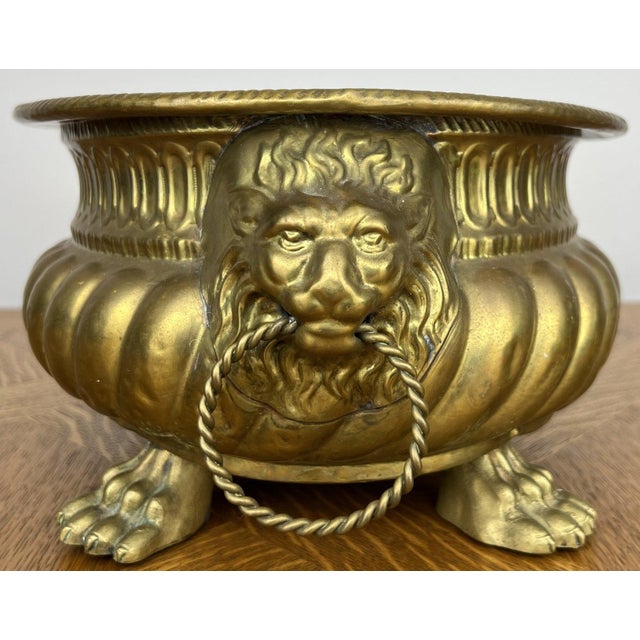 Vintage Style Plant Pot in Brass For Sale - Image 9 of 18