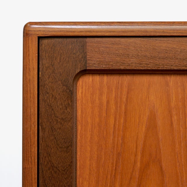 1960s Long Teak Mid Century Credenza by Vb Wilkins for G Plan, Attributed For Sale - Image 10 of 10