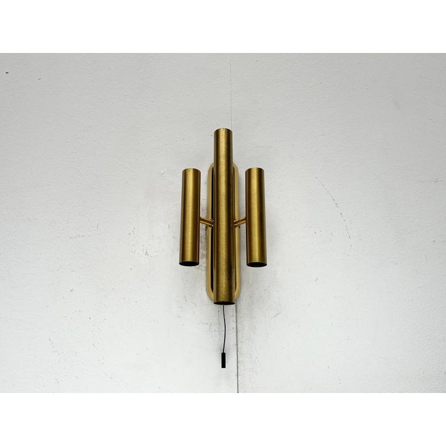 Vintage Hollywood Regency Style Wall Lamp in Brass, 1970s For Sale - Image 9 of 18