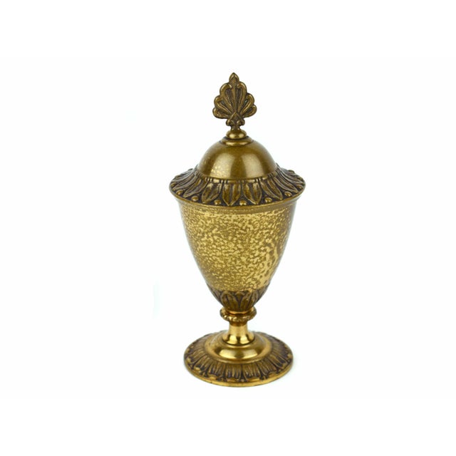 French Provincial Late 20th Century Small Ornate Bronze Urn With Leaf Finial For Sale - Image 3 of 6
