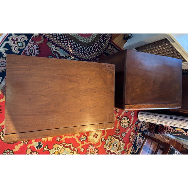 Mid 20th Century Night Stands or End Tables - Pair For Sale In New York - Image 6 of 8