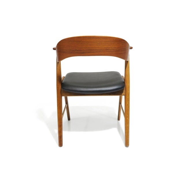 Vintage Kai Kristiansen Oak and Teak Curved Back Dining Chairs- Set of 4 For Sale - Image 4 of 9