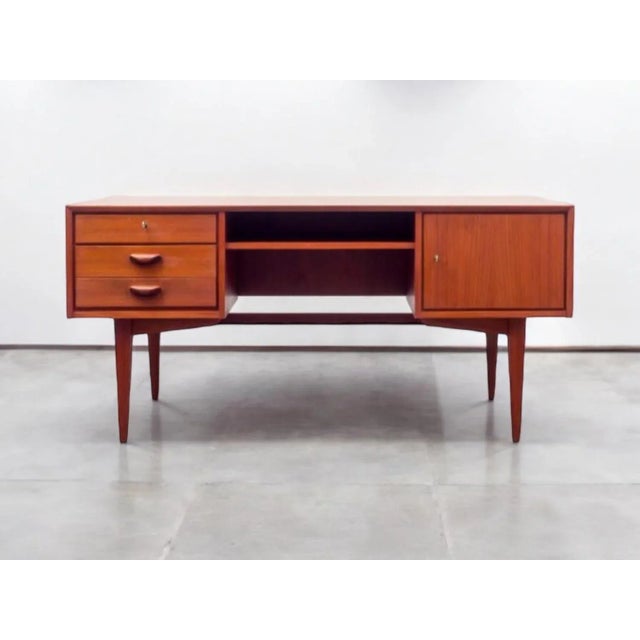 Mid-Century Modern Vintage Executive Desk Teak, 1960s For Sale - Image 3 of 13