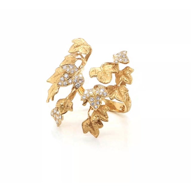 This authentic designer ring from Magerits Verona Leaf collection is a striking statement of Spanish sculptural artistry....