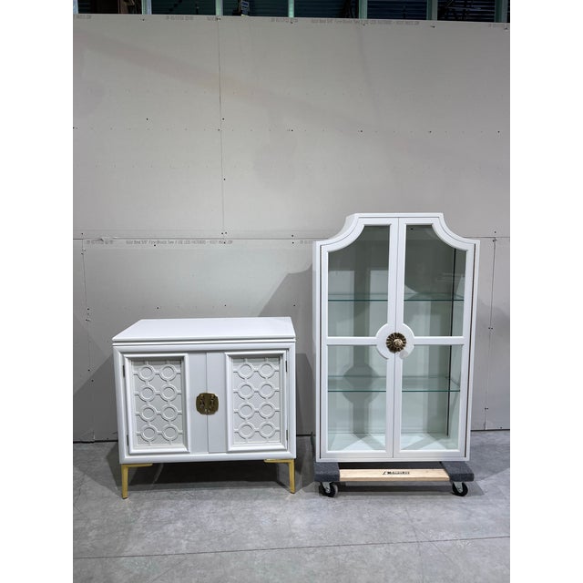 Vintage Chinoiserie Lacquered China Display Cabinet For Sale - Image 4 of 6