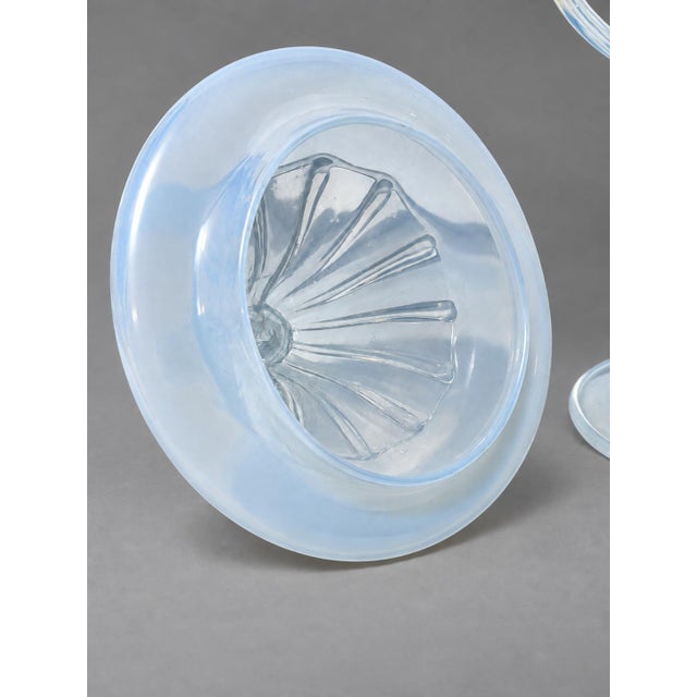 Transparent Venetian Opalescent Glass Covered Urn, Attributed Salviati - Early 20th Century For Sale - Image 8 of 12
