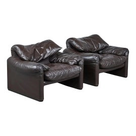 Example of Mid-Century Modern Lounge Chairs