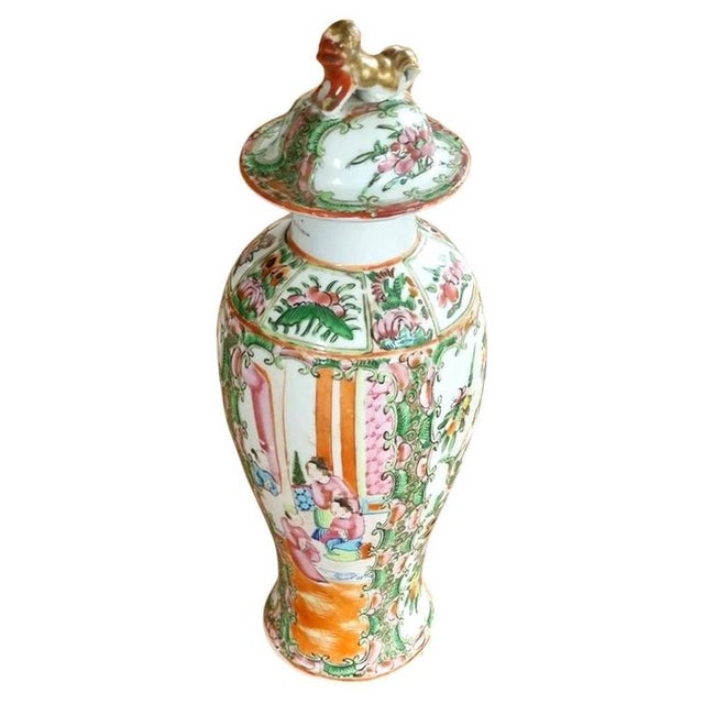 Ceramic Chinese Daoguang Rose Medallion Porcelain Lidded Vase, 1830 For Sale - Image 7 of 7