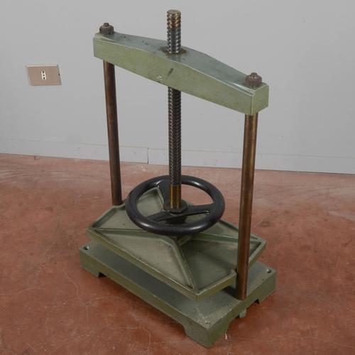 Metal Bookbinding Press for Vintage Book Restoration For Sale - Image 7 of 9