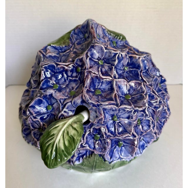 Ceramic 1970s Italian Sculptural Hydrangea Ceramic Tureen With Leaf Ladle For Sale - Image 7 of 12
