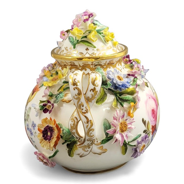 Hollywood Regency Antique Coalport Flower-Encrusted Pot, 1815 For Sale - Image 3 of 14