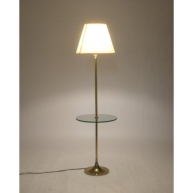 Mid 20th Century Vintage Laurel Lamp Company Brass and Round Glass Mid Century Modern Lamp Table For Sale - Image 5 of 6