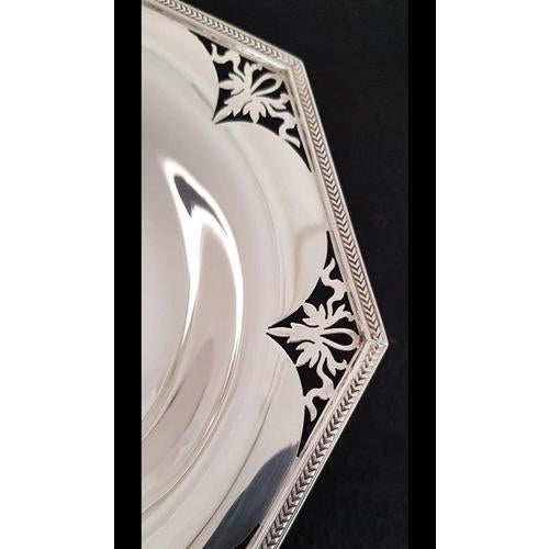 Gold George V Sterling Silver Tazza Fruit Bowl from Walker & Hall, Sheffield, 1927 For Sale - Image 8 of 18