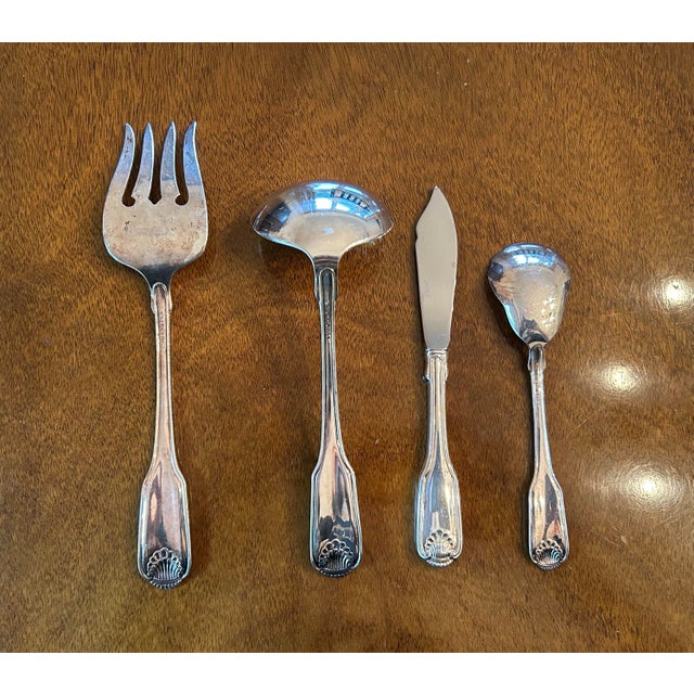 4 piece Oneida * Silver Shell Community Silver Plate hostess set serving pieces including gravy spoon, meat fork, butter...