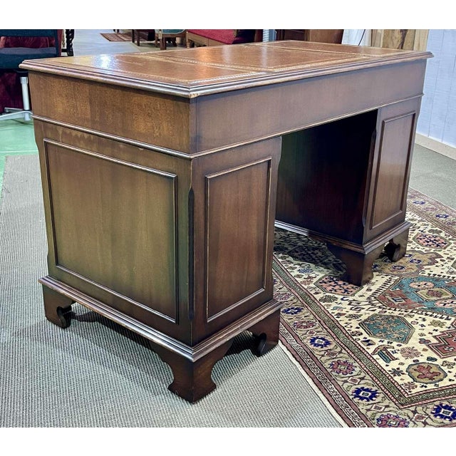 English Desk with Mahogany Pedestals and Leather Top, 1950s For Sale - Image 4 of 18