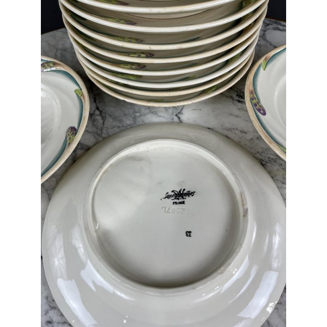 Platter and Plates from Sarreguemines, 19th Century, Set of 13 For Sale - Image 9 of 10
