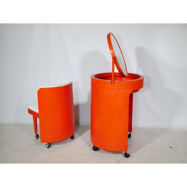 Space Age Silvi Dressing Table and Chair in Plastic by Studio Kastilia for Fanini Fain S.P.A., 1970s, Set of 2 For Sale - Image 9 of 18