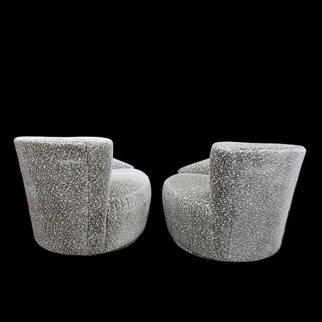Mid 20th Century MCM Attributed to Vladimir Kagan Nautilus Asymmetrical Swivel Lounge Chairs - Pair For Sale - Image 5 of 8